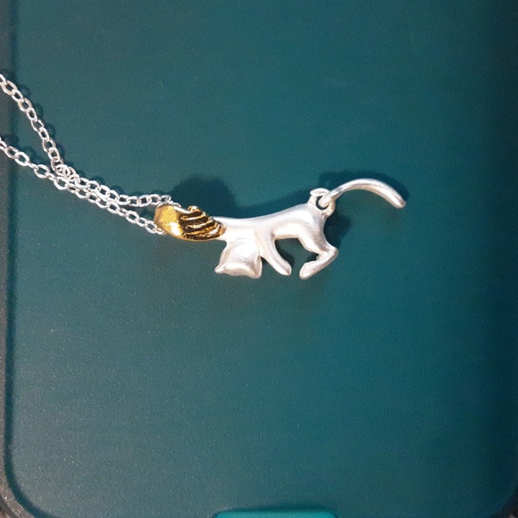 New Hand-Holding Cat Necklace - Picture 4 of 4